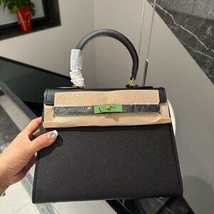 Classic Hermes Bag: A Stylish and Versatile Choice for Elegance